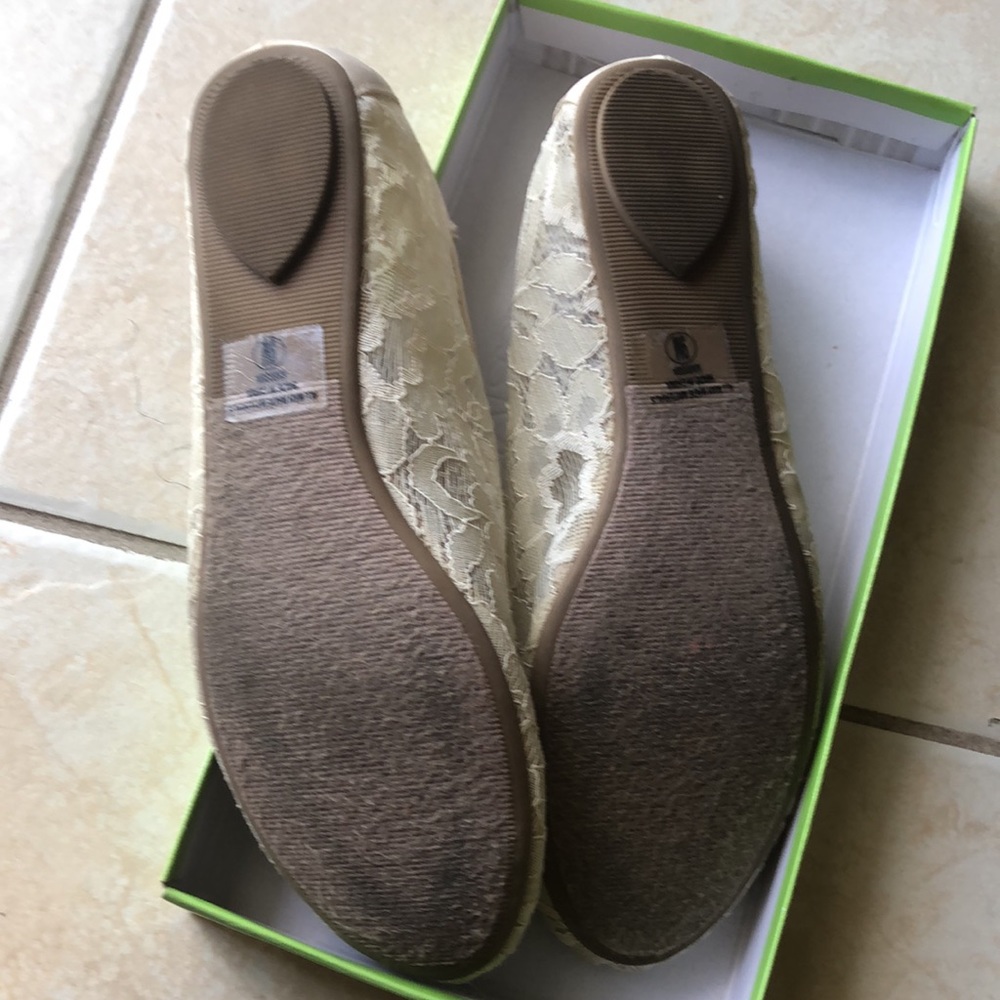 Lace Flats with Ribbon - Picture 3 of 4